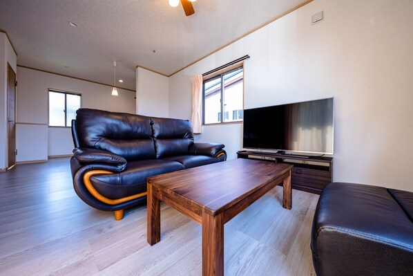 Private Vacation Home | Living room