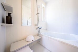 Casa (Private Vacation Home) | Bany | Banyera i dutxa independents, assecador de cabells, bidet i tovalloles 