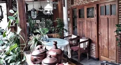 villas in batu indonesia Homestay Real