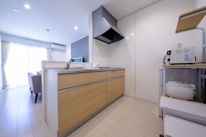 Private Vacation Home | Private kitchenette | Fridge, microwave, stovetop, electric kettle - Fuga-A (Fujikawaguchiko)