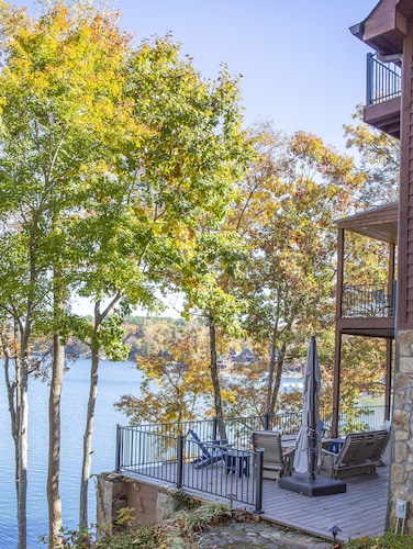 A charming lakefront Lake Keowee home! 