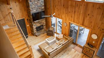 Smart-TV, peis, DVD-spiller og filmbibliotek