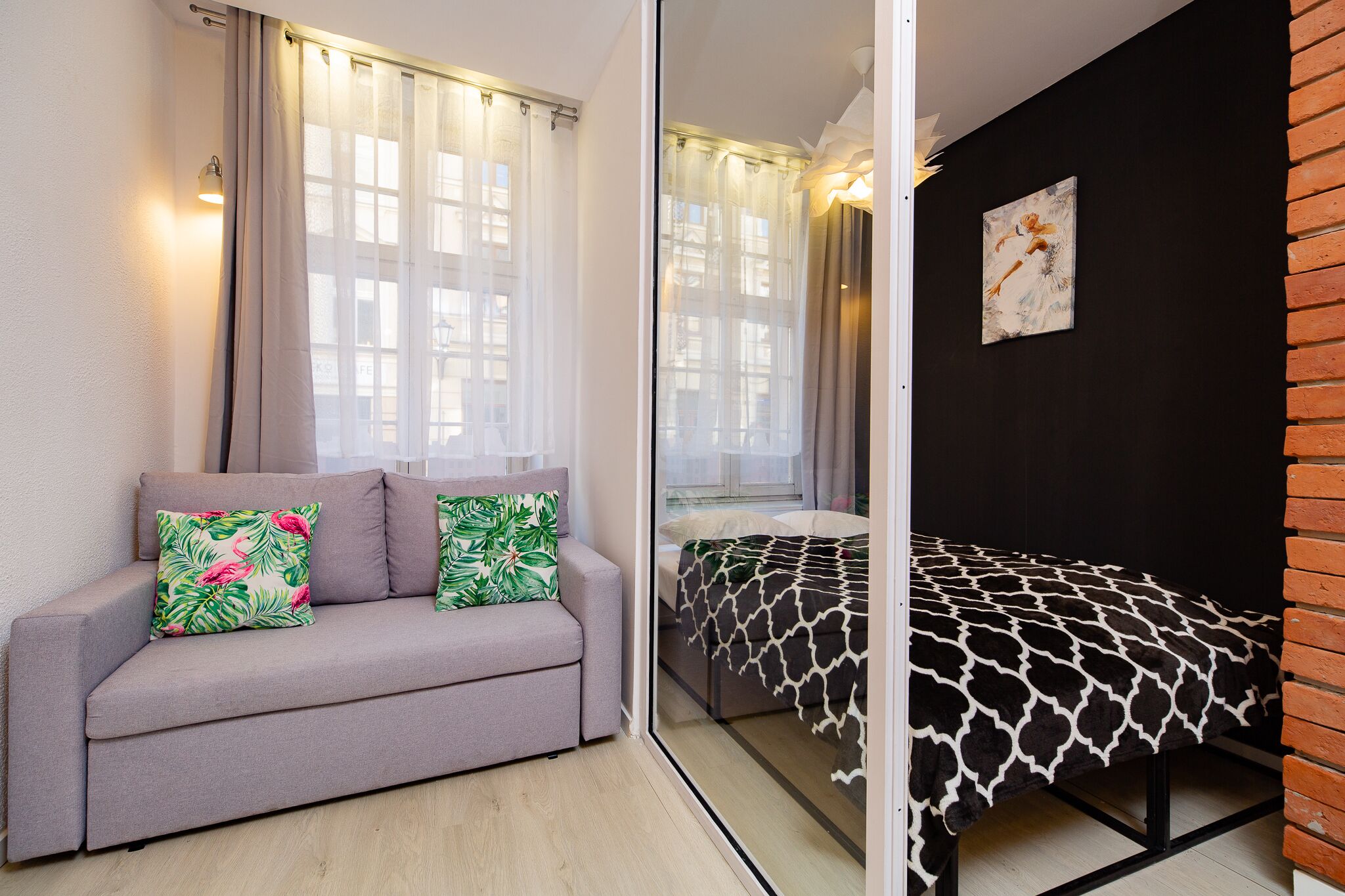 Deluxe Studio Suite | Free WiFi