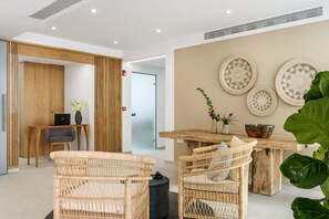 Lobby sitting area - Balance Hotel Chania (Chania)