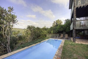 2 outdoor pools, open 6:00 AM to 6:00 PM, sun loungers