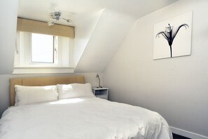 Cottage | 3 bedrooms, iron/ironing board, travel crib, free WiFi