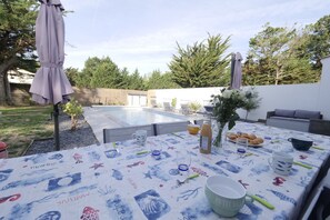 Outdoor dining - Villa with pool for 8 (Saint-Jean-de-Monts)