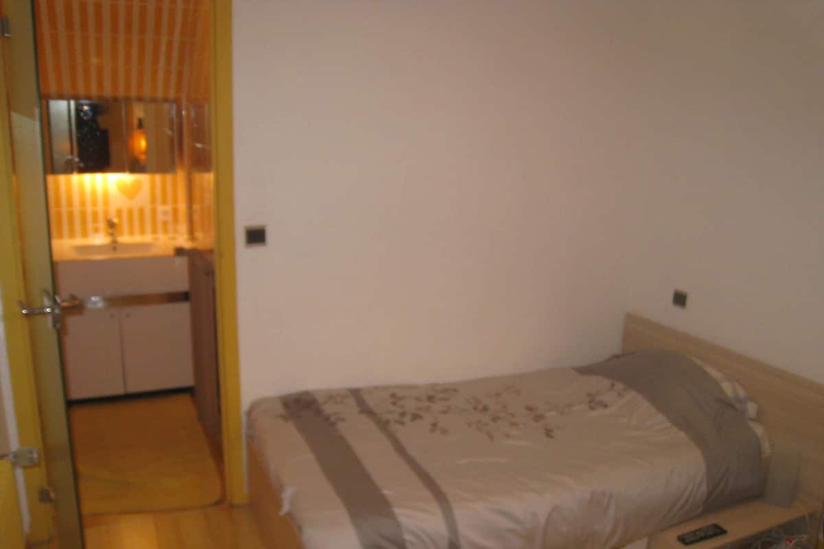 Habitació econòmica | 1 dormitori, decoració individual, mobiliari individual i wifi gratuïta