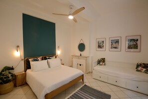 1 chambre, fer et planche à repasser, Wi-Fi gratuit, draps fournis