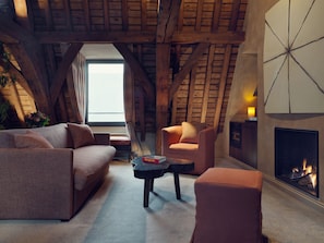 One Bedroom Suite | Living area