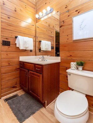 Suihku, hiustenkuivaaja, pyyhkeet