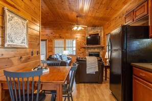 TV, peis og kontorer