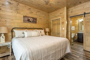 1 slaapkamer, een strijkplank/strijkijzer, wifi, beddengoed