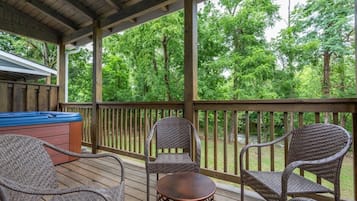 Tina de hidromasaje al aire libre