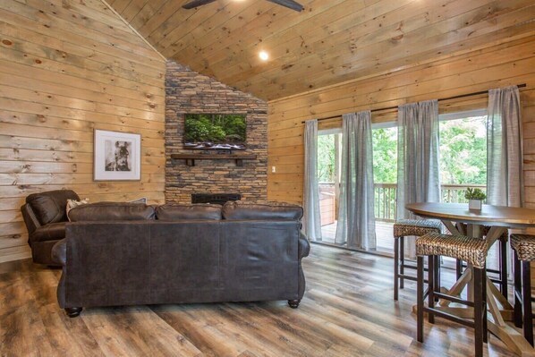 TV, fireplace, offices