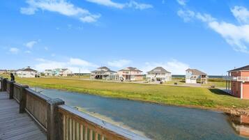 House, 4 Bedrooms | Balcony