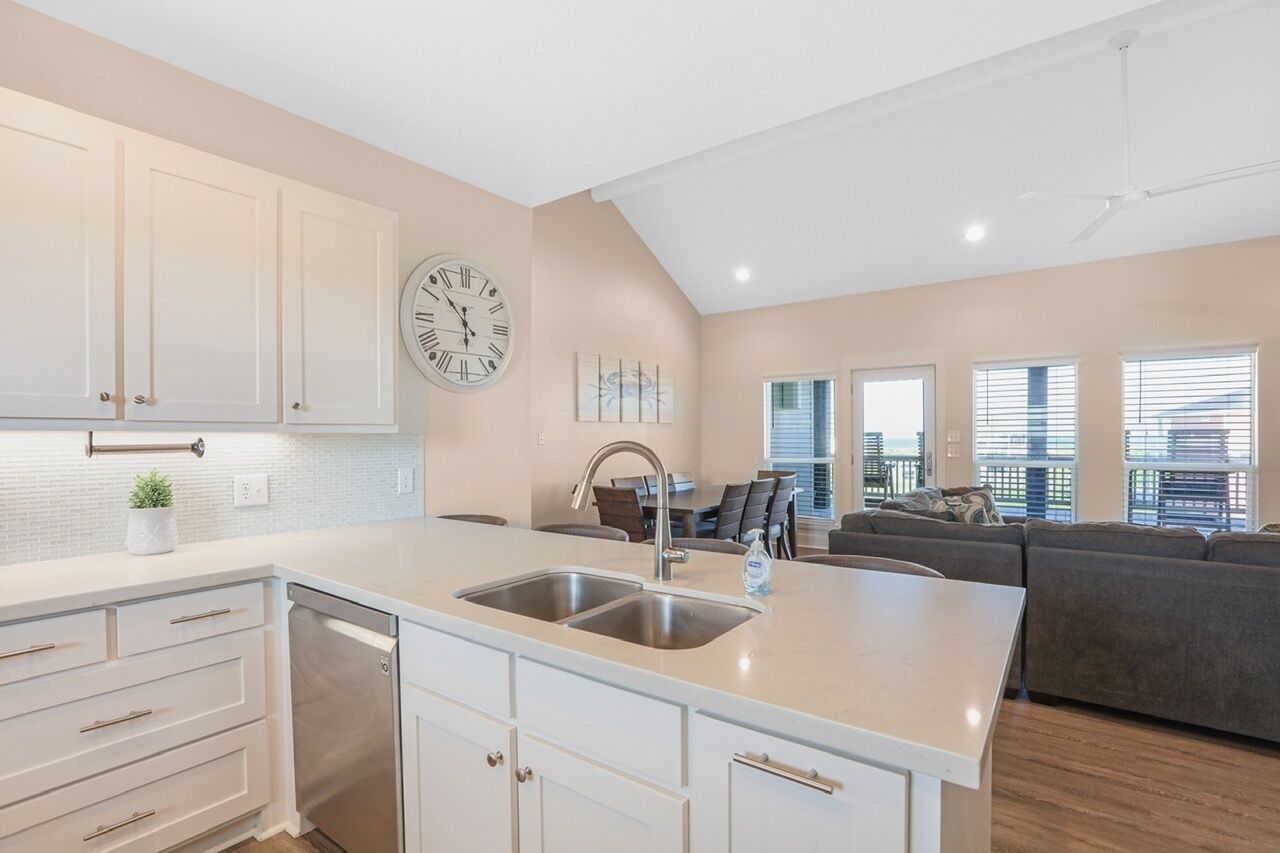 House, 4 Bedrooms | Private kitchen