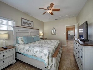 3 bedrooms, iron/ironing board, free WiFi, bed sheets