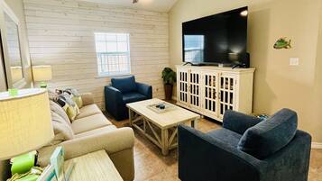 Smart-tv, tv-spel, dvd-spelare och böcker