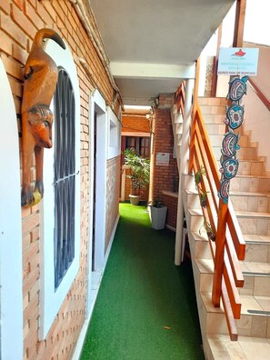 Standard Triple Room | Living area