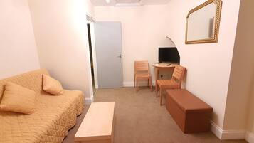 Apartment, Private Bathroom | Lounge