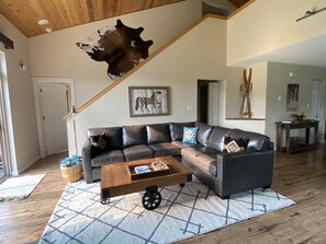 تلفزيون ذكي، مدفأة، كرة قدم الطاولة