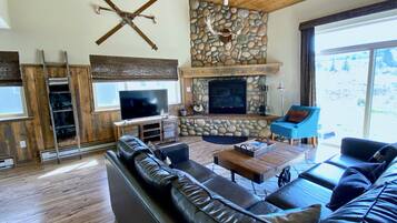 Smart TV, fireplace, table football