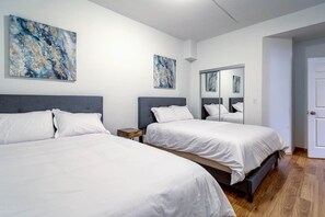 7 عدّة غرف نوم ومكواة/لوح كي وواي فاي وملاءات أسرّة