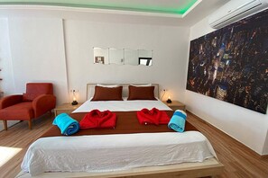 2 bedrooms, iron/ironing board, travel cot, free WiFi