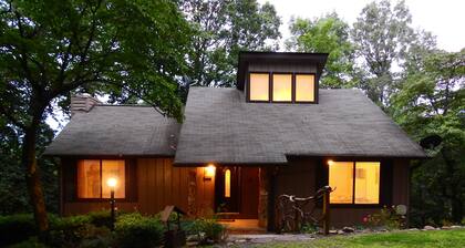 Cozy Bear Lodge on top of Casey's Mountain! - Great Location!!