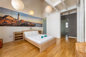 3 bedrooms, iron/ironing board, travel crib, free WiFi