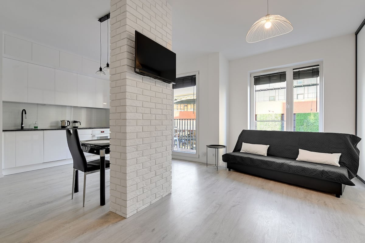 Standard Apartment, 1 Bedroom | Living room | 30-cm flat-screen TV with cable channels, TV