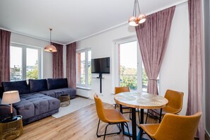 Classic Apartment, 1 Bedroom | Living room - Comfort Apartments Rajska (Gdansk)