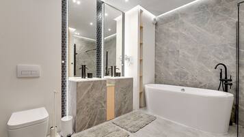 Design Apartment, 1 Bedroom | Bathroom | Hair dryer, towels, soap, toilet paper