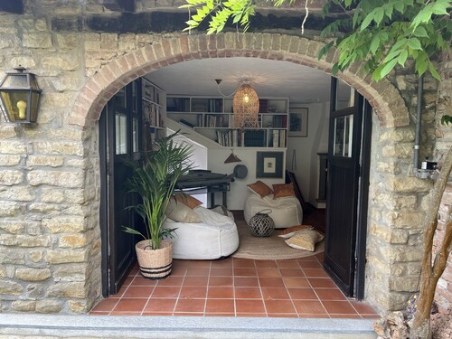 Care Pere: A Beauty Upon a Joyful Hill