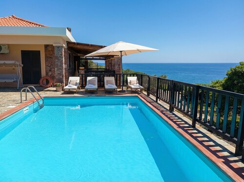 ClickSardegna Alghero Villa Barranch with stunning sea view and pool with A/C