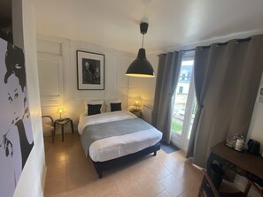 CINEMA INSPIRATION | Minibar dan didekorasi berbeda-beda