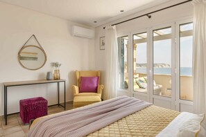 4 bedrooms, in-room safe, iron/ironing board, WiFi