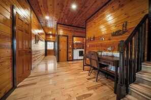 Interior - Luxury Mountaintop Retreat - Hot Tub, 3 King Beds, Near Dollywood-Bear Sightings (Gatlinburg)