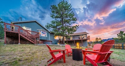 3BR near lake w/ hot tub, views, deck, fire pit