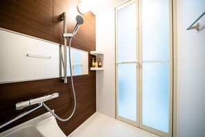 City Studio (Apartment) | Bathroom