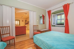 1 quarto, ferros/tábuas de passar roupa, Wi-Fi, roupa de cama