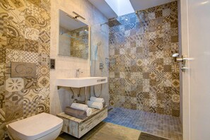 Bruser, hårtørrer, håndklæder