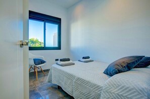 5 bedrooms, iron/ironing board, free WiFi, bed sheets - Villa Luisa Seaview 4 by Casasol (Torrox Costa)