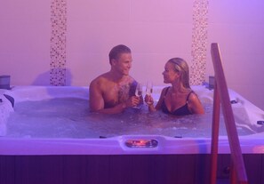 Indoor spa tub - SUMMER OFFER HOUSE, panoramic sun terrace, bar, swimming pools and beach (Letojanni - Taormina)
