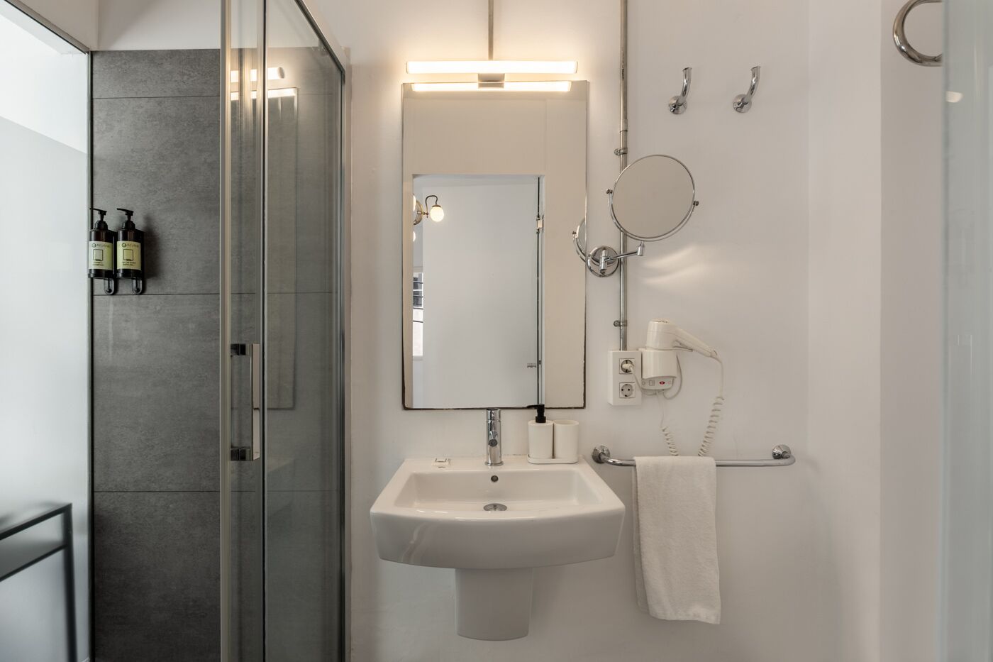 Photo - Antiguo Brondo Selfcheck-in Smart Rooms