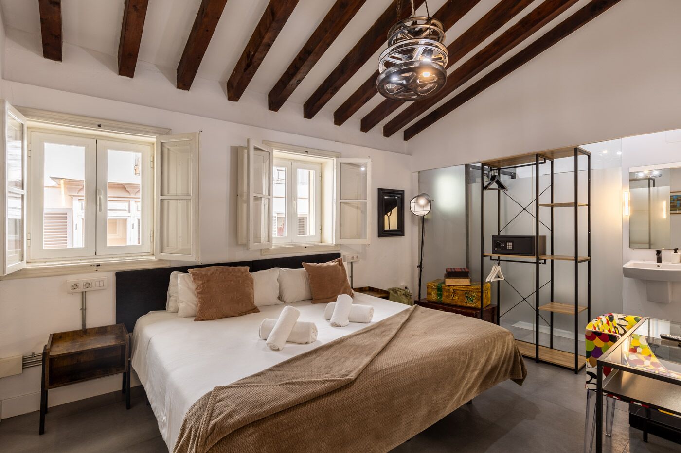 Photo - Antiguo Brondo Selfcheck-in Smart Rooms