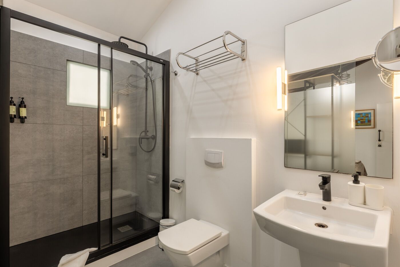 Photo - Antiguo Brondo Selfcheck-in Smart Rooms