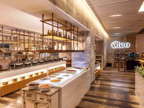 Daily buffet breakfast for a fee - Mondrian Seoul Itaewon (Seoul)