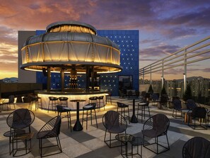 Breakfast, lunch, dinner served; Mediterranean cuisine  - Mondrian Seoul Itaewon (Seoul)